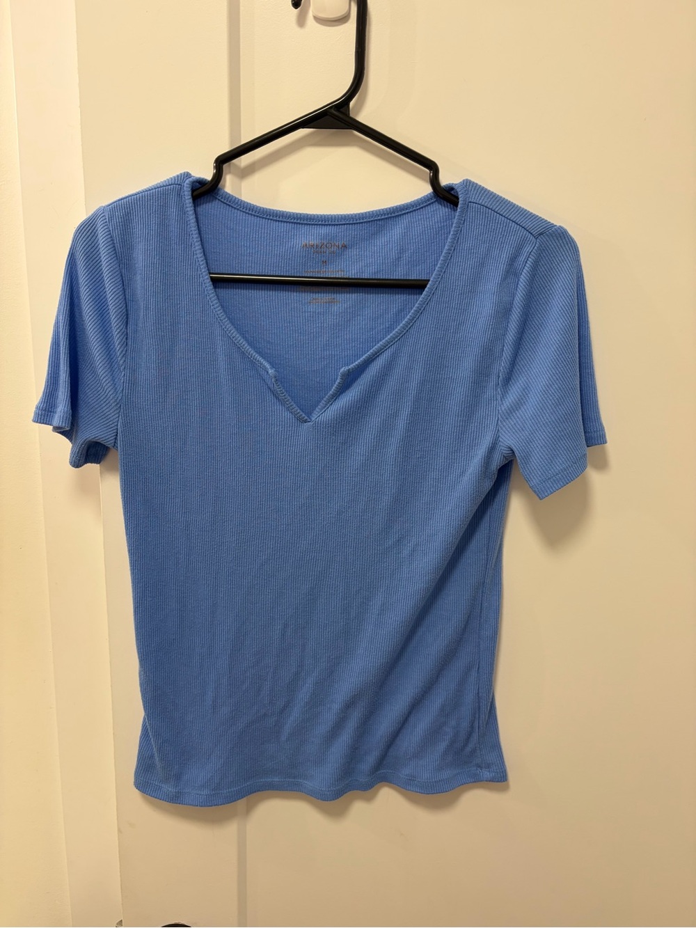 Arizona Jean Company Light Blue Ribbed V-Notch Short Sleeve Top